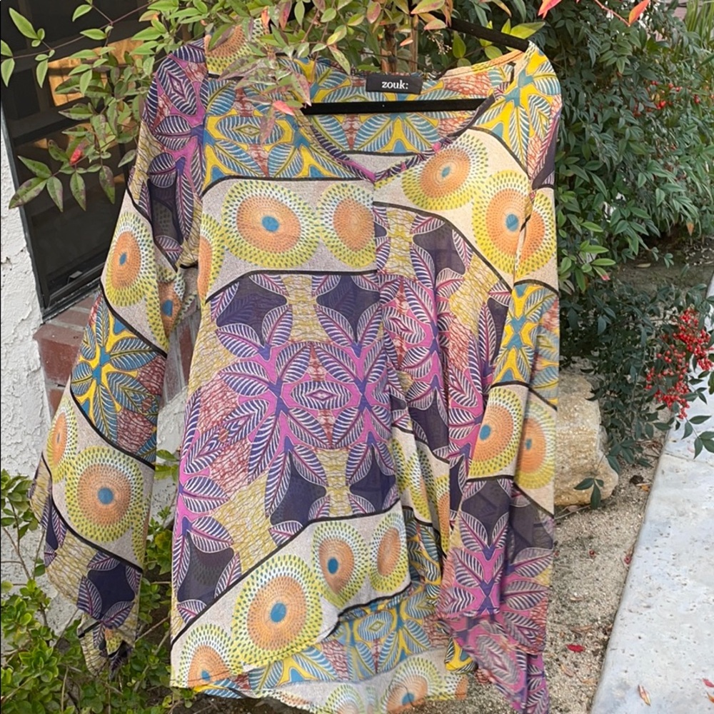 Zouck  High-Low Flowy Blouse.